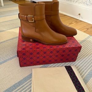 NEW IN BOX! Tory Burch Brooke Bootie, tan, size 7